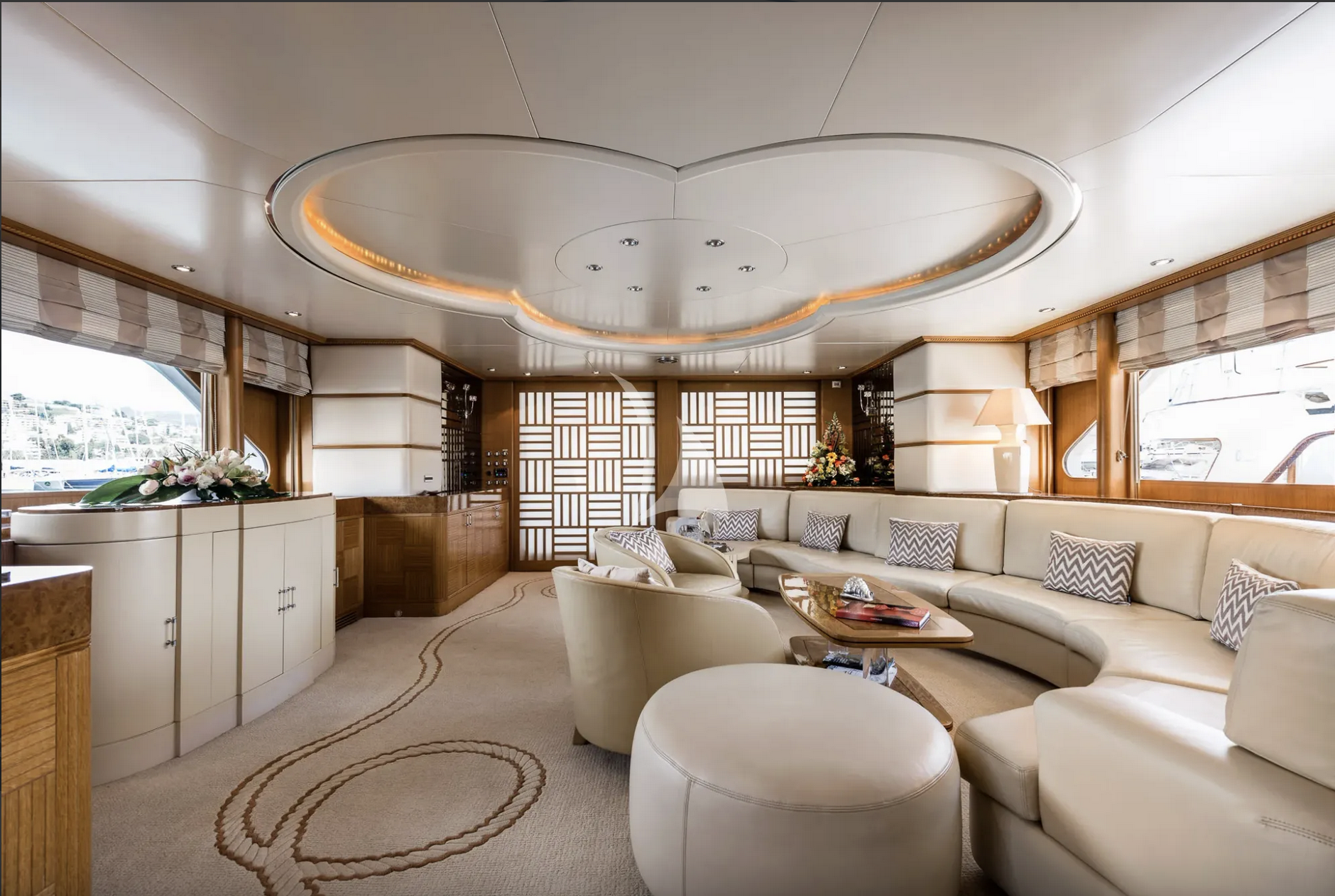 Charter Yacht DESAMIS - Benetti 40m - 5 Cabin - French Riviera - Greece - Croatia - Slovenia - Venice