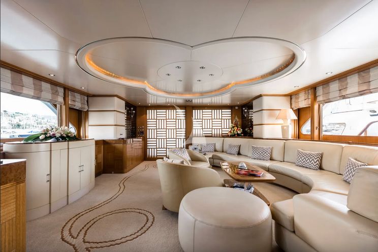 Charter Yacht DESAMIS - Benetti 40m - 5 Cabin - French Riviera - Greece - Croatia - Slovenia - Venice