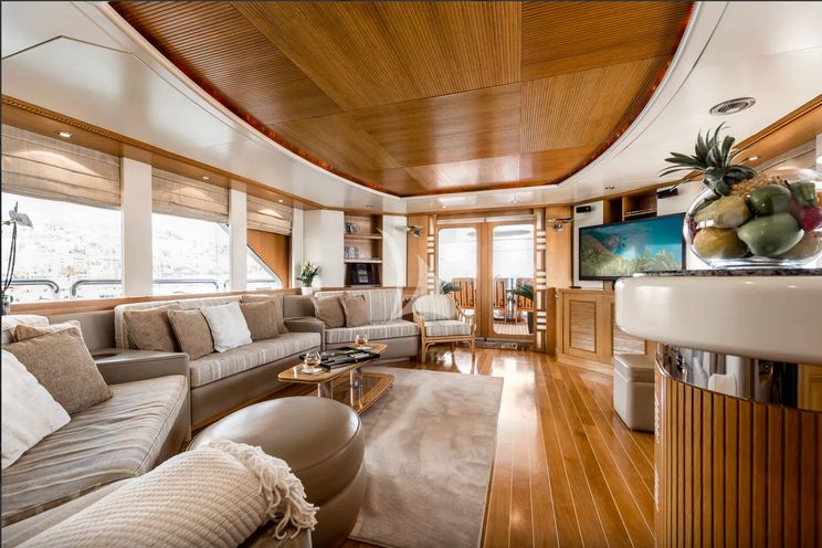 Charter Yacht DESAMIS - Benetti 40m - 5 Cabin - French Riviera - Greece - Croatia - Slovenia - Venice