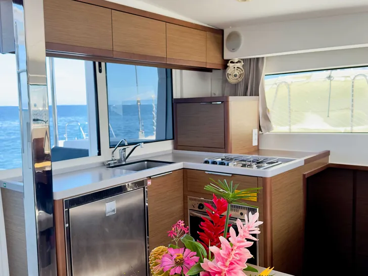 LAGOON 40 - galley LAGOON 40 - galley