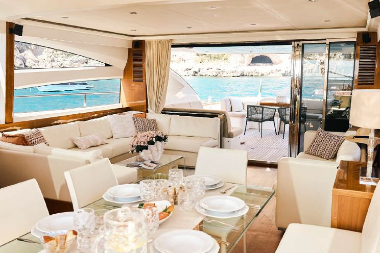 Charter Yacht PRINCESS 81 - Amalfi Coast Day Charter Yacht - 3 Cabins - Naples - Capri - Positano - Italy