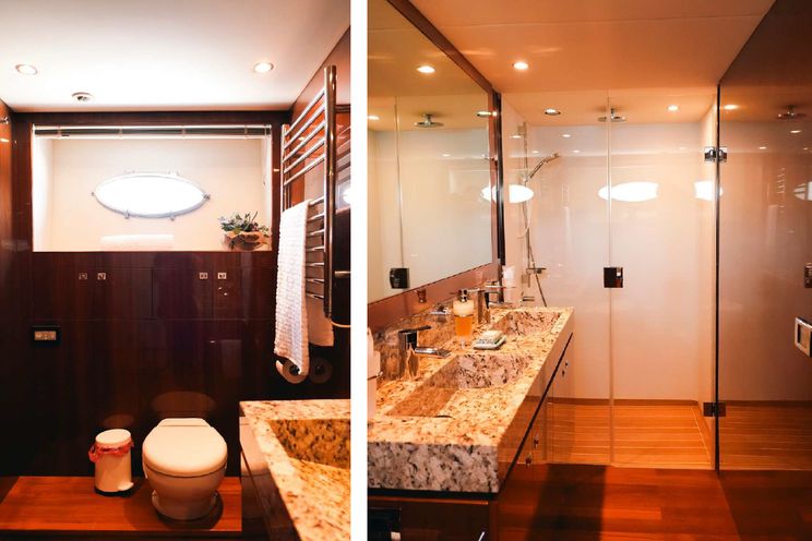 Charter Yacht PRINCESS 81 - Amalfi Coast Day Charter Yacht - 3 Cabins - Naples - Capri - Positano - Italy