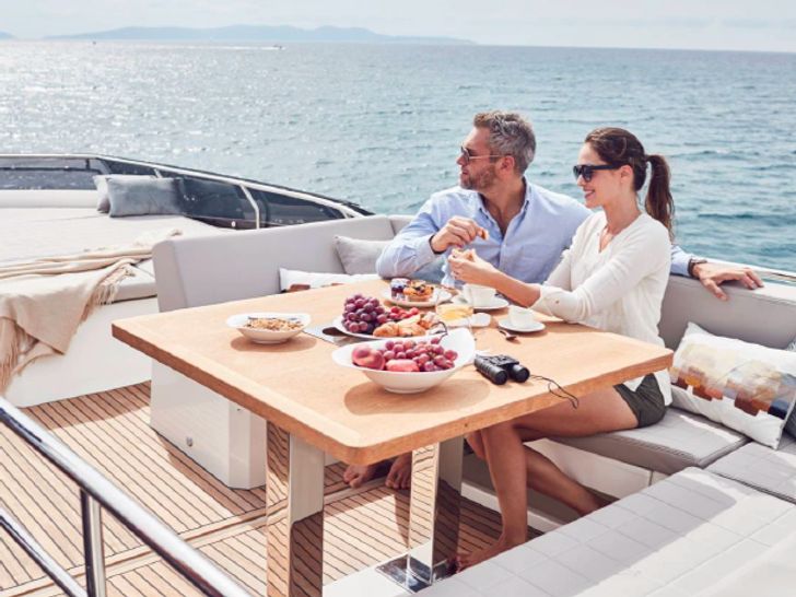 Prestige 520 Fly - guests' romantic date Prestige 520 Fly - guests' romantic date