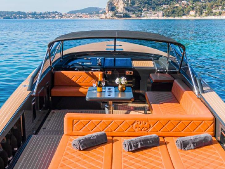 Van Dutch 40 - upper deck Van Dutch 40 - upper deck