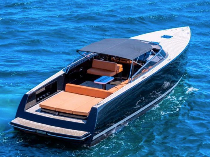 Van Dutch 40 - aft shot Van Dutch 40 - aft shot