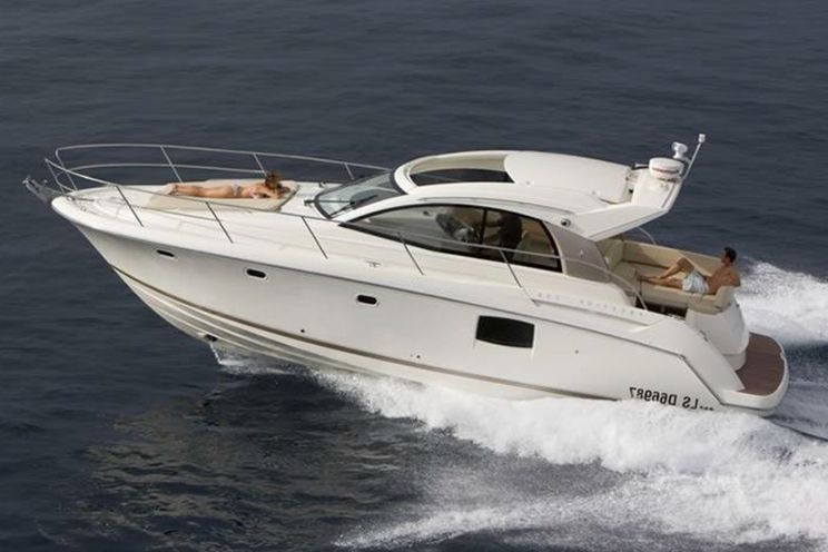 Charter Yacht Prestige 390S - French Riviera Day Charter Yacht - Juan les Pins - Antibes - Cannes - Nice - St Tropez