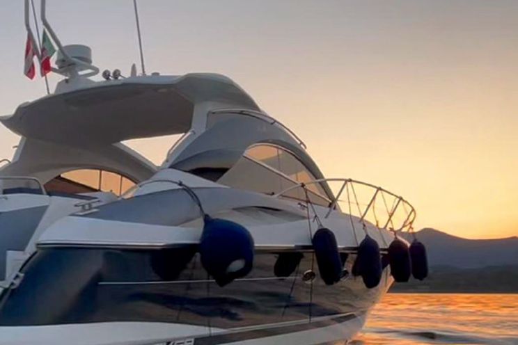 Charter Yacht Sunseeker Camargue 50 - French Riviera Day Charter - Cannes - Antibes - Nice - St Tropez