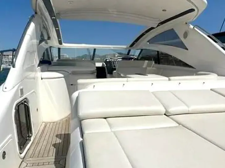 Princess V48S - sunbathing area Princess V48S - sunbathing area