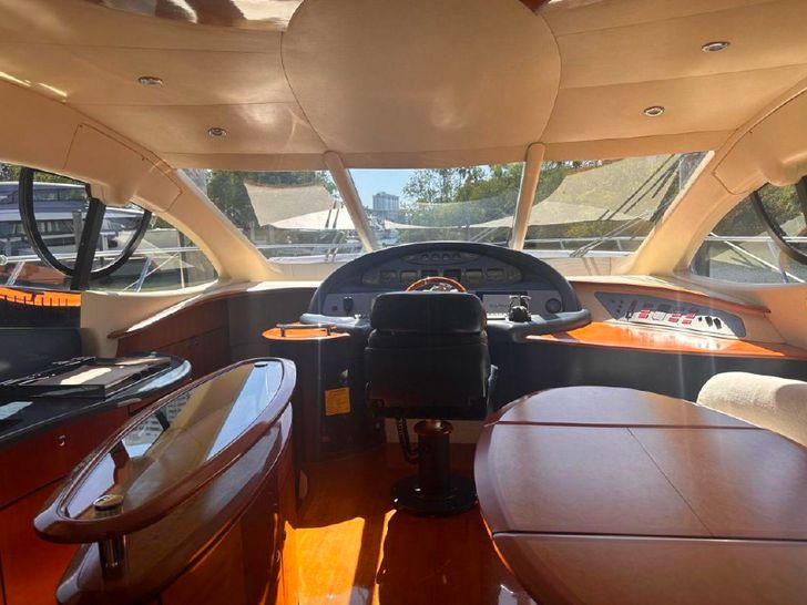 Azimut 55 Fly - cockpit Azimut 55 Fly - cockpit