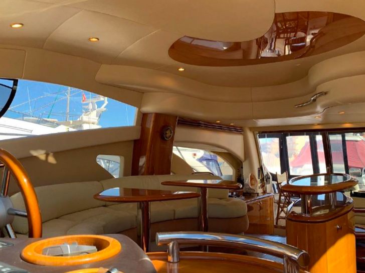 Azimut 55 Fly - saloon Azimut 55 Fly - saloon