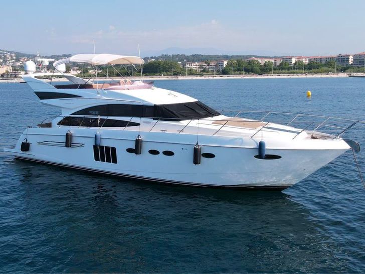 Princess 64 Fly White - profile Princess 64 Fly White - profile