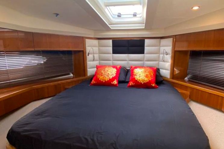 Charter Yacht Princess 64 Fly White - French Riviera Day Charter Yacht - Golfe Juan - Cannes - Antibes - St Tropez - Nice