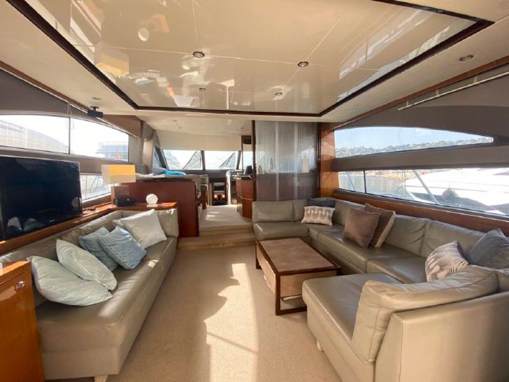 Princess 64 Fly White - saloon Princess 64 Fly White - saloon
