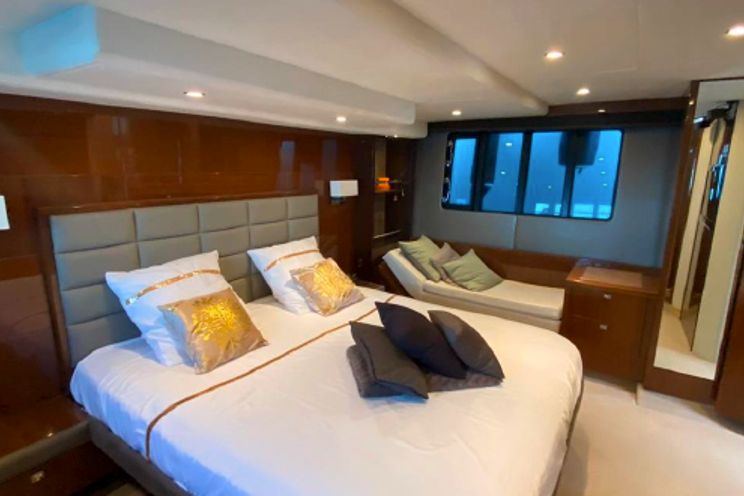 Charter Yacht Princess 64 Fly White - French Riviera Day Charter Yacht - Golfe Juan - Cannes - Antibes - St Tropez - Nice