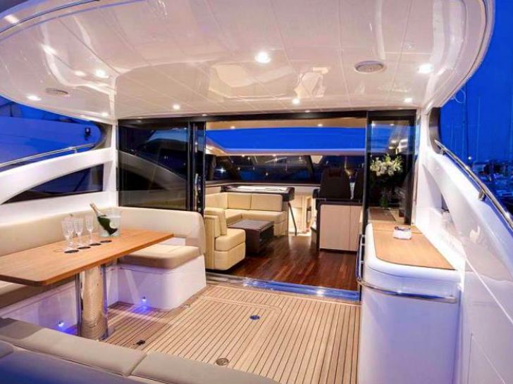 Princess V62S - aft deck and saloon Princess V62S - aft deck and saloon