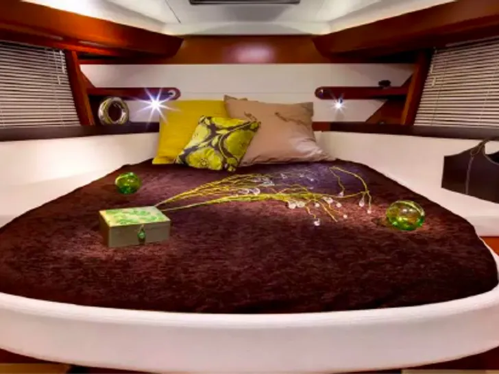Monte Carlo 42 - cabin Monte Carlo 42 - cabin