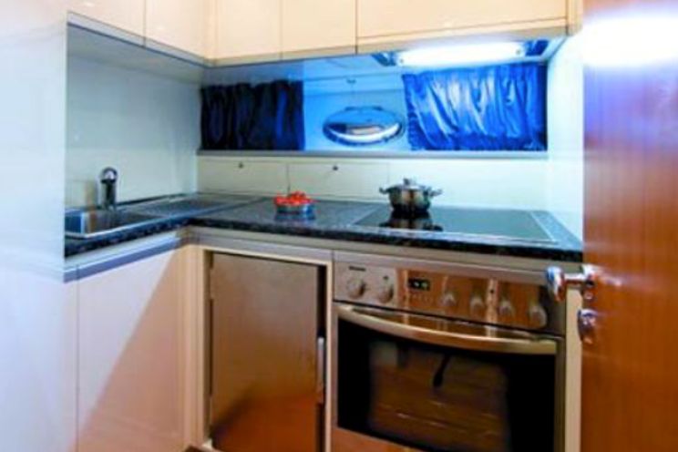 Charter Yacht Rizzardi 73 - French Riviera Day Charter Yacht - Golfe Juan - Cannes - Antibes - St Tropez - Nice