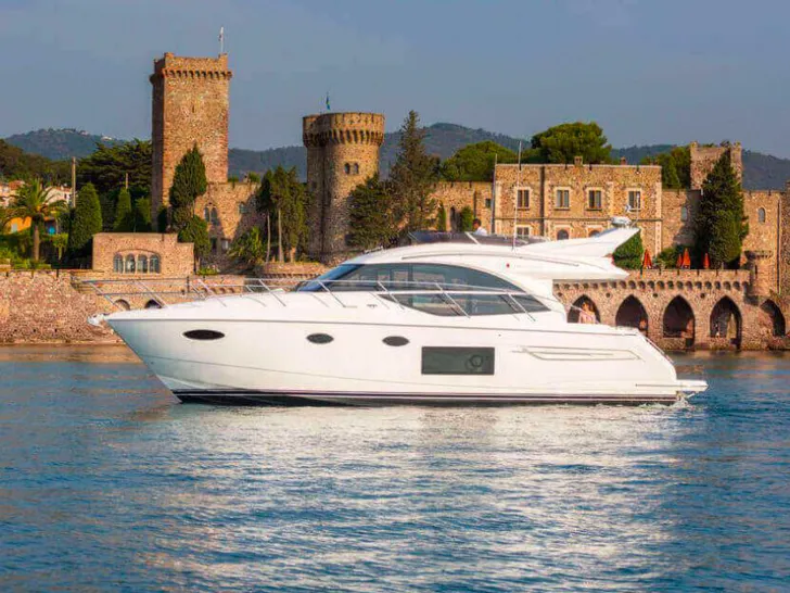 Princess 49 Fly - anchored Princess 49 Fly - anchored