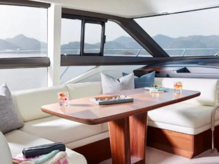 Princess 49 Fly - aft deck seating and dining area Princess 49 Fly - aft deck seating and dining area