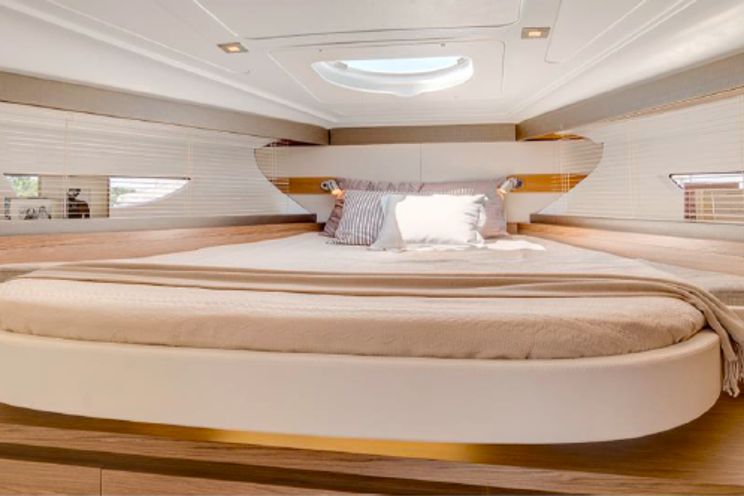 Charter Yacht Gran Turismo 38 - French Riviera Day Charter Yacht - Juan Les Pins - Cannes - St Tropez - Nice - Antibes