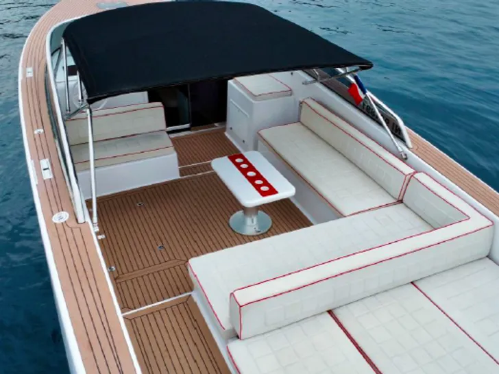 Van Dutch 40 Royal - top shot of the upper deck seating Van Dutch 40 Royal - top shot of the upper deck seating