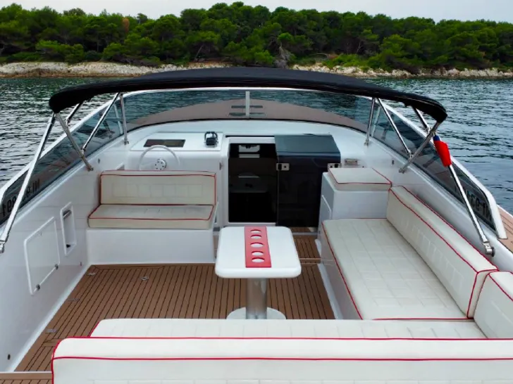 Van Dutch 40 Royal - upper deck seating with a table Van Dutch 40 Royal - upper deck seating with a table