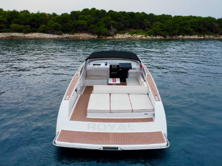 Van Dutch 40 Royal - aft sunbathing area Van Dutch 40 Royal - aft sunbathing area