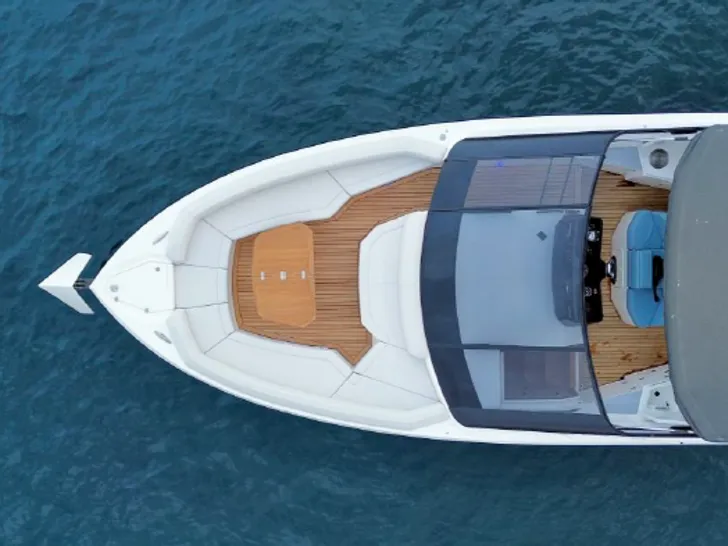 BENMA BB 44 - top foredeck shot BENMA BB 44 - top foredeck shot