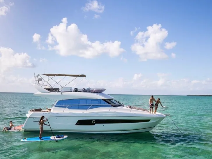 Prestige 460 Fly - side profile anchored Prestige 460 Fly - side profile anchored