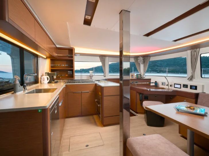 VOYAGE - Lagoon 46 - Rear view VOYAGE - Lagoon 46 - Rear view