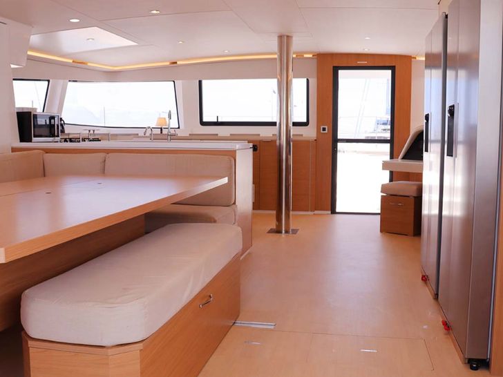 Bali 5.4 - 2024 - Saloon Bali 5.4 - 2024 - Saloon