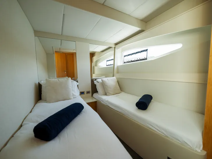 IMPLUSE Numarine 62 Flybridge - twin cabin IMPLUSE Numarine 62 Flybridge - twin cabin