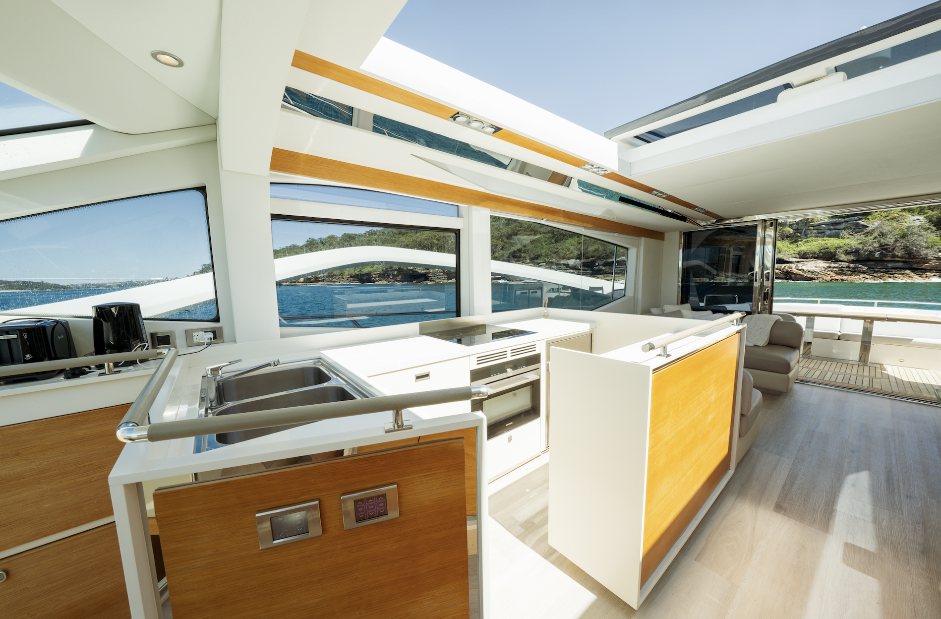 IMPLUSE Numarine 62 Flybridge - galley