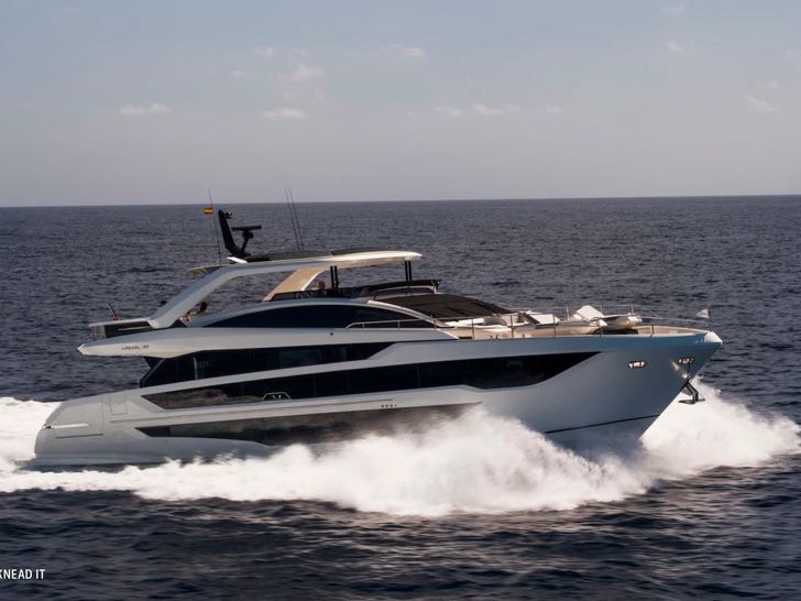 KNEAD IT Pearl 82 - cruising KNEAD IT Pearl 82 - cruising