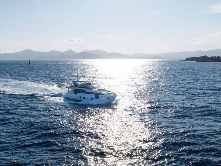 ZOZO Azimut Grande 27m - cruising across the waterline ZOZO Azimut Grande 27m - cruising across the waterline