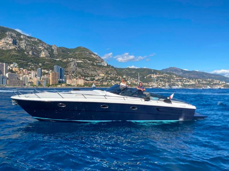 Itama 40 - anchored side shot Itama 40 - anchored side shot