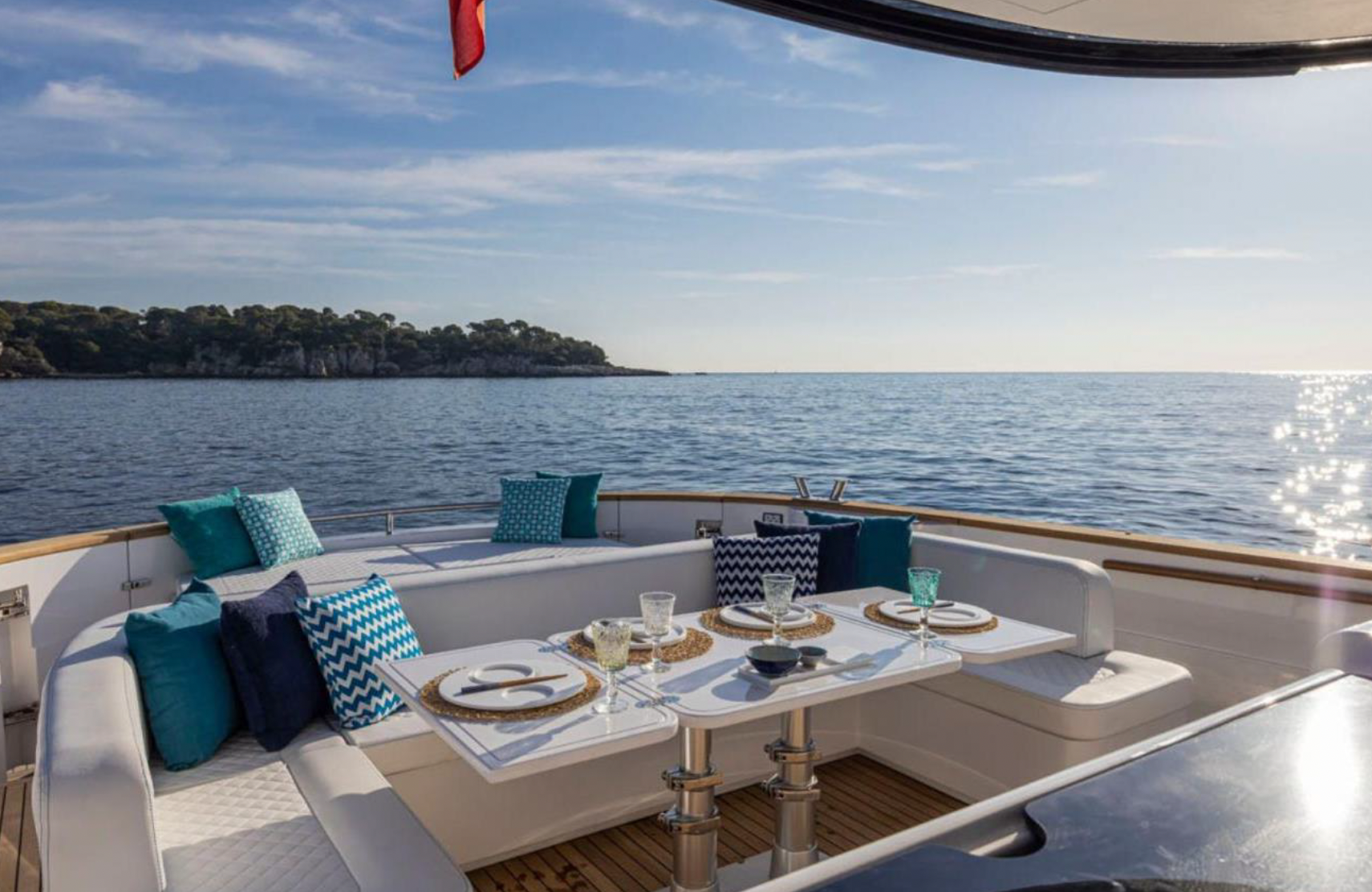 Gozzo 45 - aft deck alfresco dining area