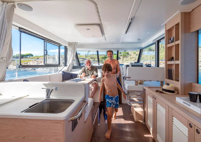 Swift Trawler 42 Fly - saloon