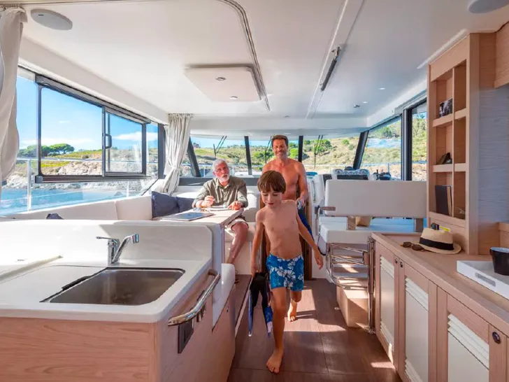 Swift Trawler 42 Fly - saloon Swift Trawler 42 Fly - saloon