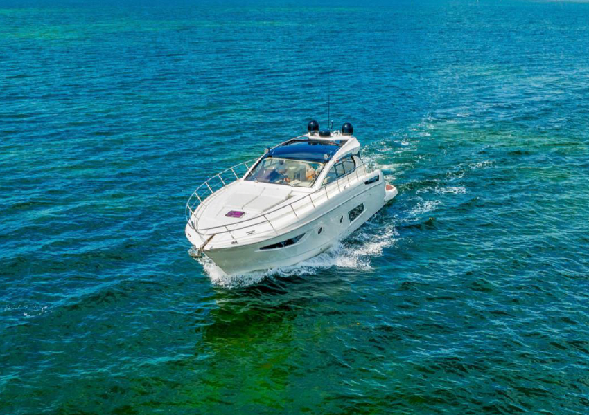 Azimut Atlantis 50 - cruising bow view