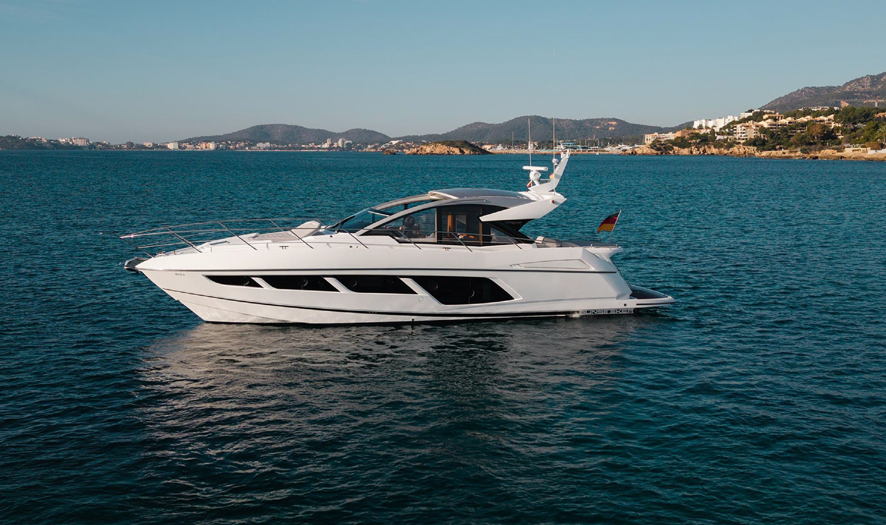 Sunseeker Predator 57 - profile