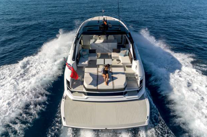 GENESIS Sunseeker Superhawk 55 - cruising aft shot