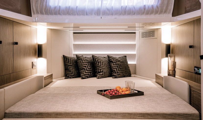 ABAJA Cranchi A46 - cabin