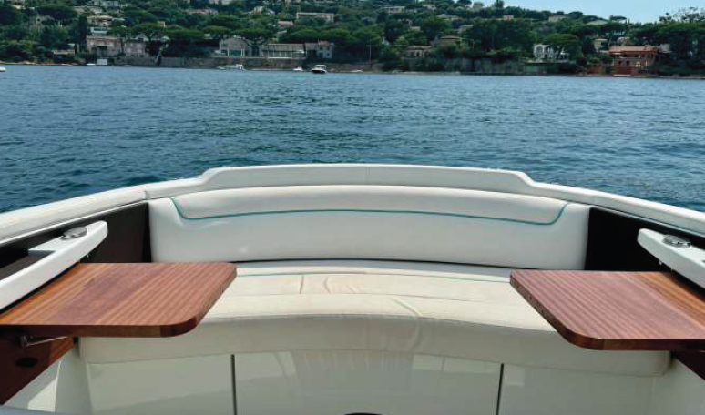 LULU Riva Iseo - upper deck lounge up close