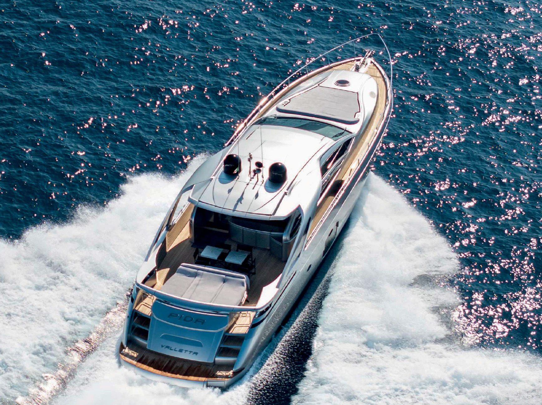AQUA Pershing 70 - cruising