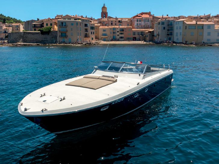 LIBERTY Itama 48 - anchored bow view LIBERTY Itama 48 - anchored bow view