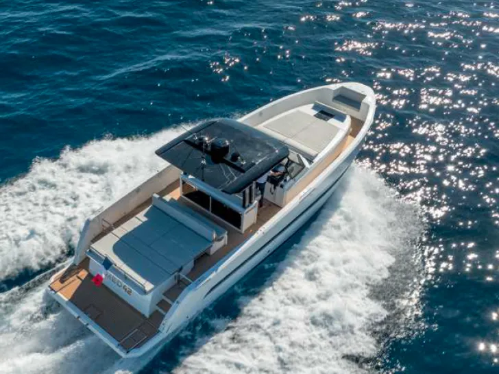 Med 42 - top shot cruising Med 42 - top shot cruising