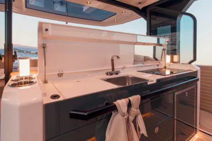 Charter Yacht Saxdor 400GTS - St Tropez - Cannes - Monaco - The French Riviera Day Charter Yacht