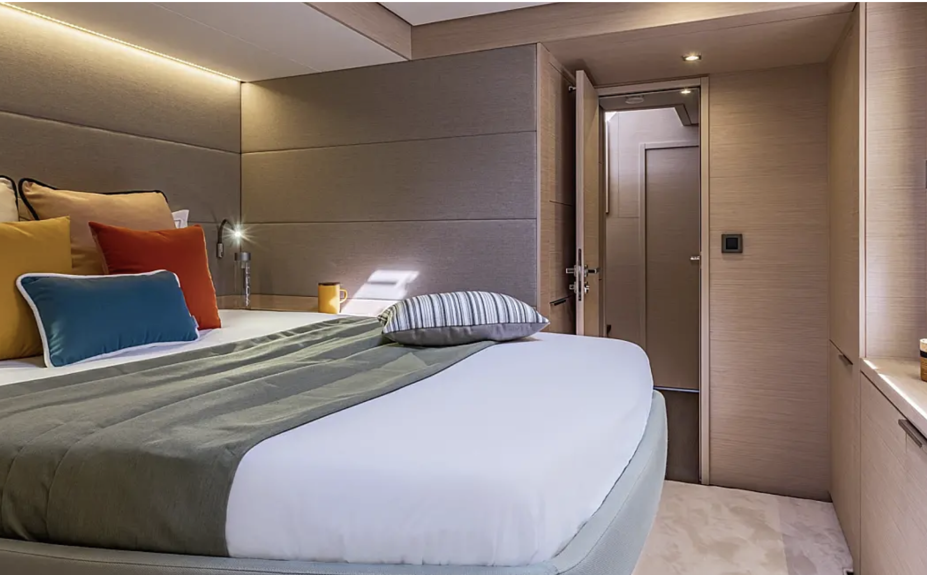 Millenium Lagoon 55 - guest cabin