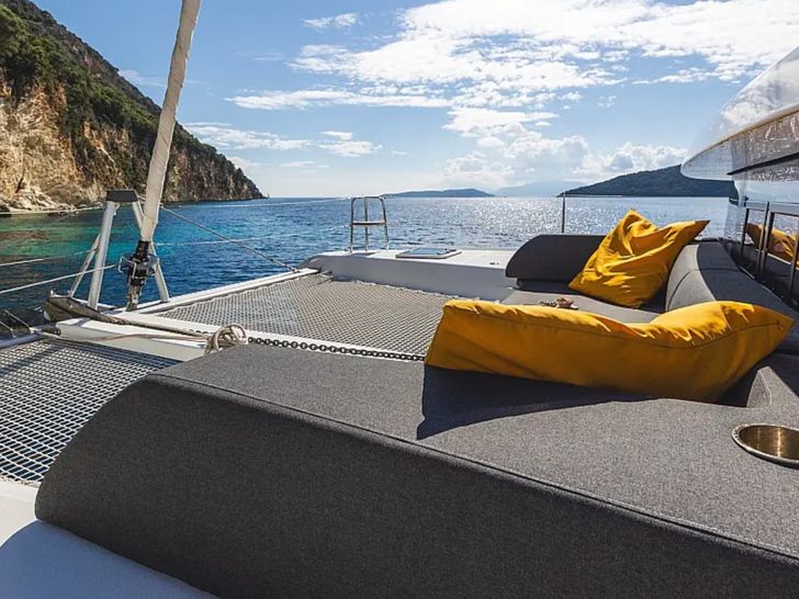 LUNA - Lagoon 42 - Foredeck area LUNA - Lagoon 42 - Foredeck area